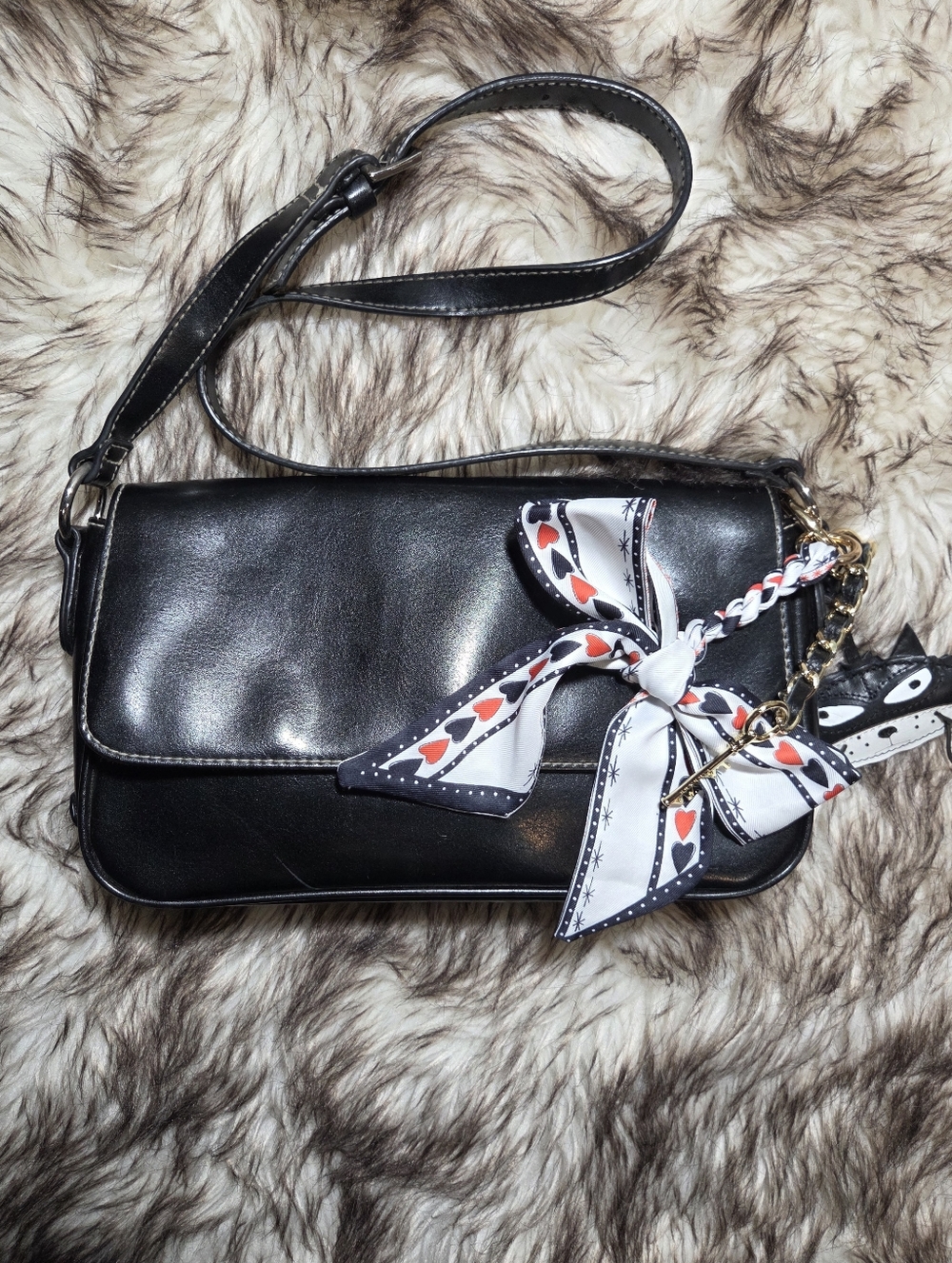 Liz Claiborne Black Leather Crossbody Shoulder Bag With Charms